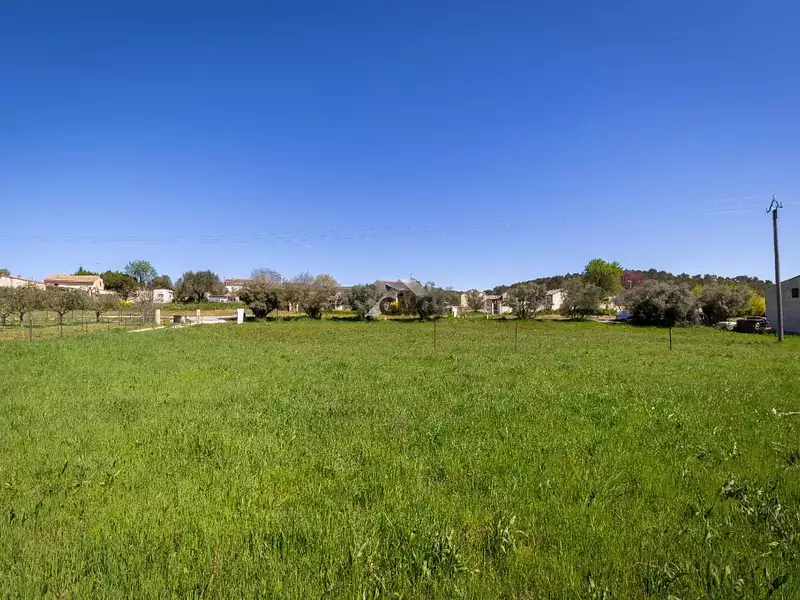 Terrain, 1 018 m²