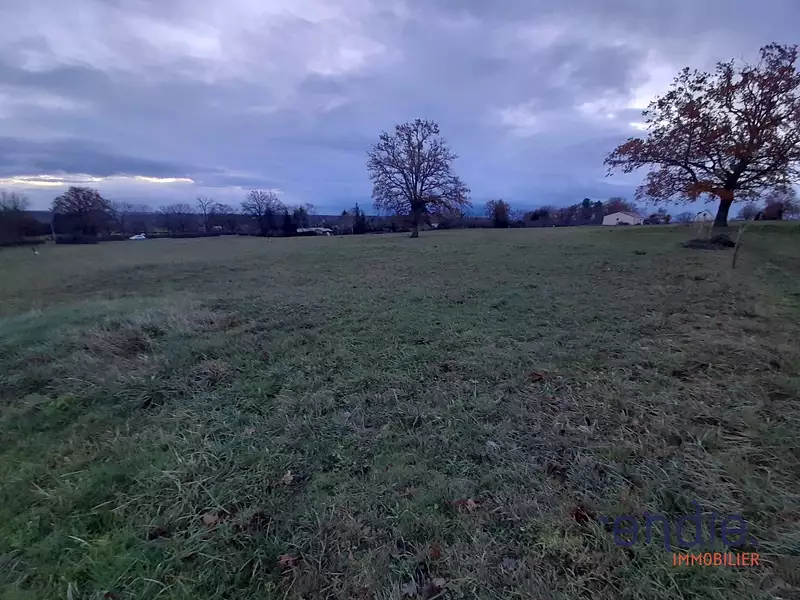 Terrain, 2 816 m²