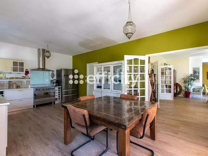 Maison, 230 m²