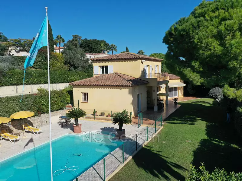 Maison, 334 m²