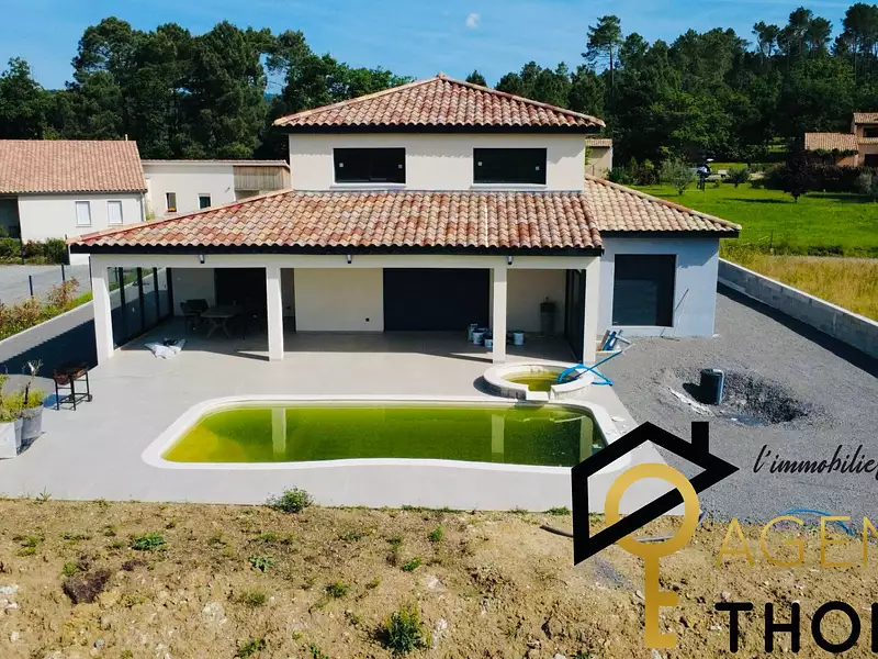 Maison, 185 m²