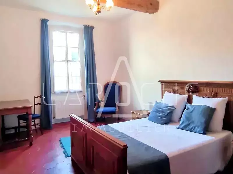 Maison, 221 m²