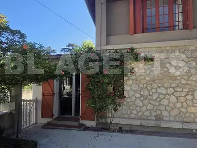 Maison, 260 m²