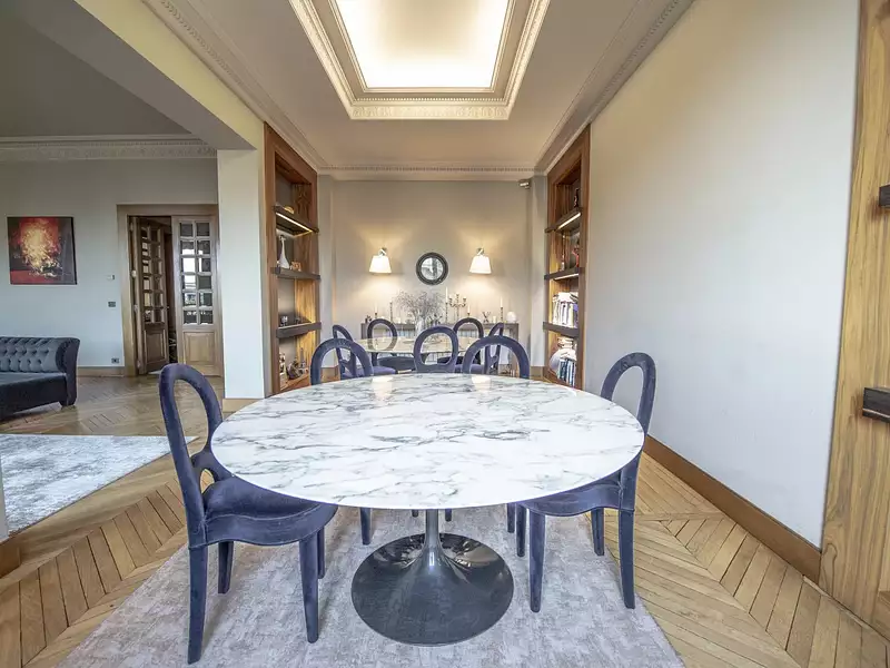 Appartement, 330 m²