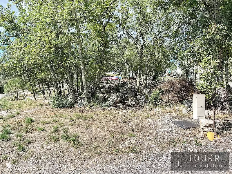 Terrain, 880 m²