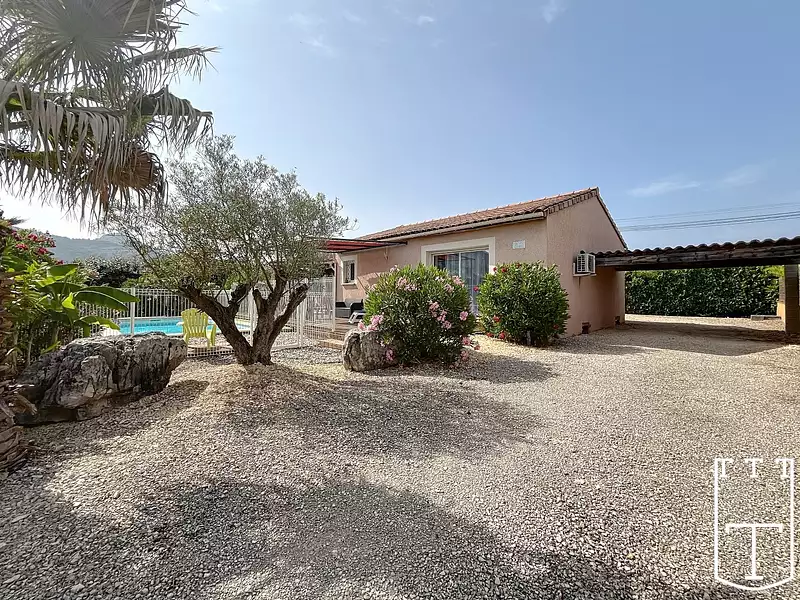 Maison, 240 m²