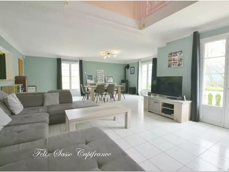 Maison, 220 m²