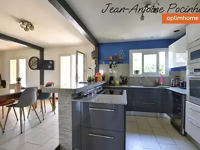 Maison, 166 m²