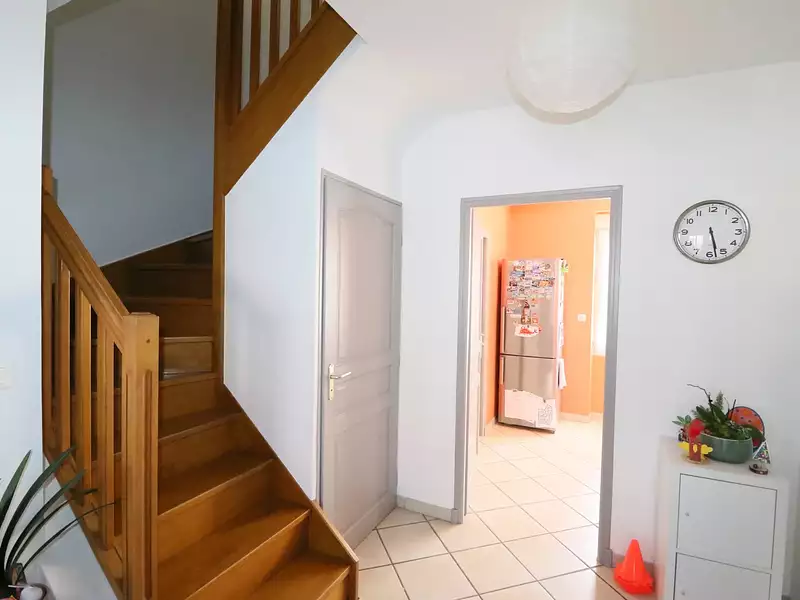 Immeuble, 196,18 m²