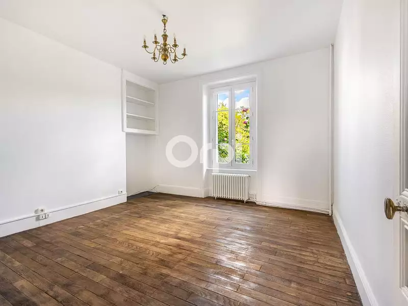 Maison, 180 m²