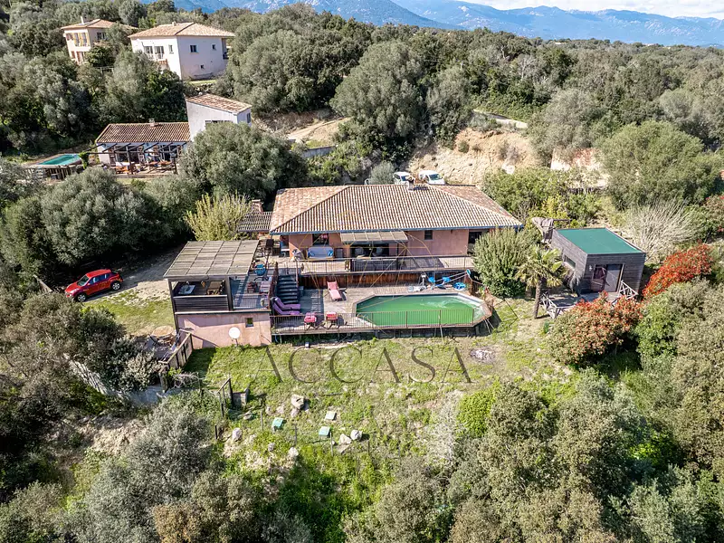 Maison, 239 m²
