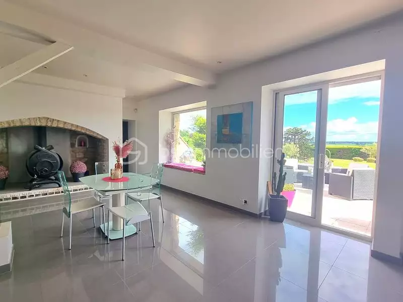 Maison, 245 m²