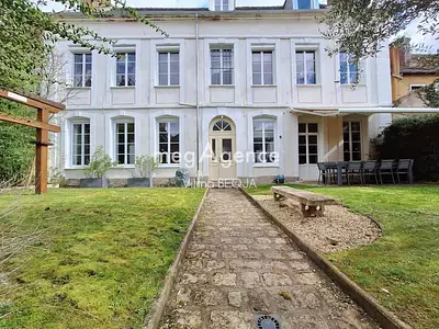 Maison, 285 m²