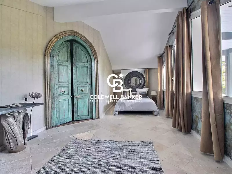 Maison, 230 m²