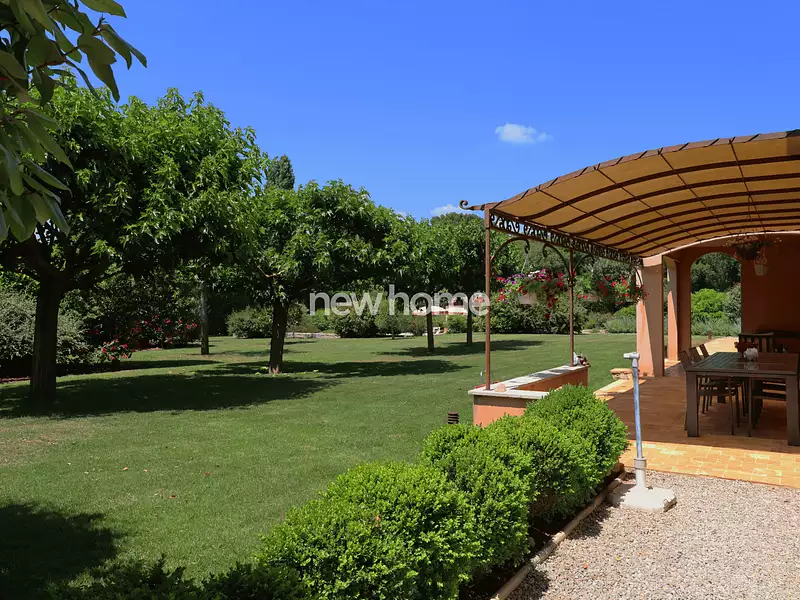 Maison, 320 m²