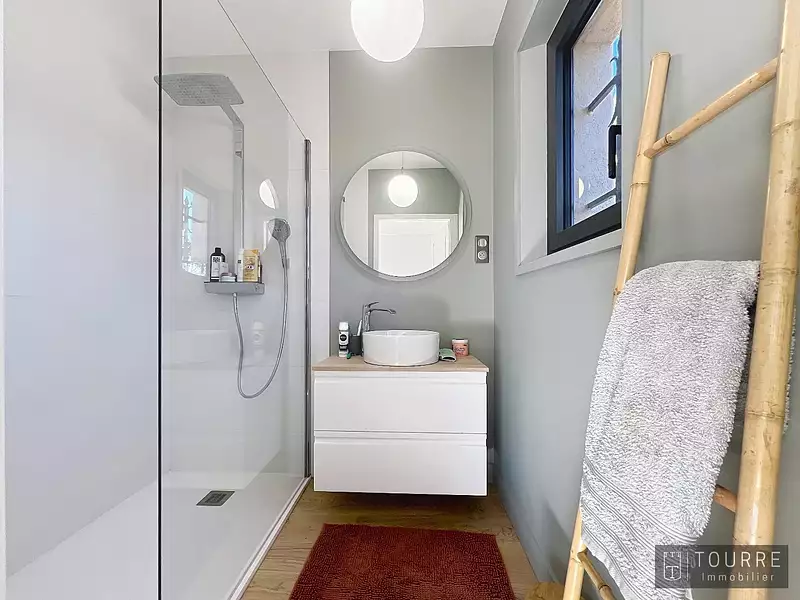 Maison, 240 m²