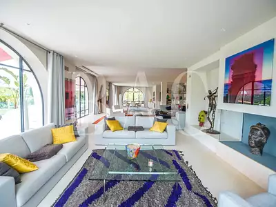 Maison, 650 m²