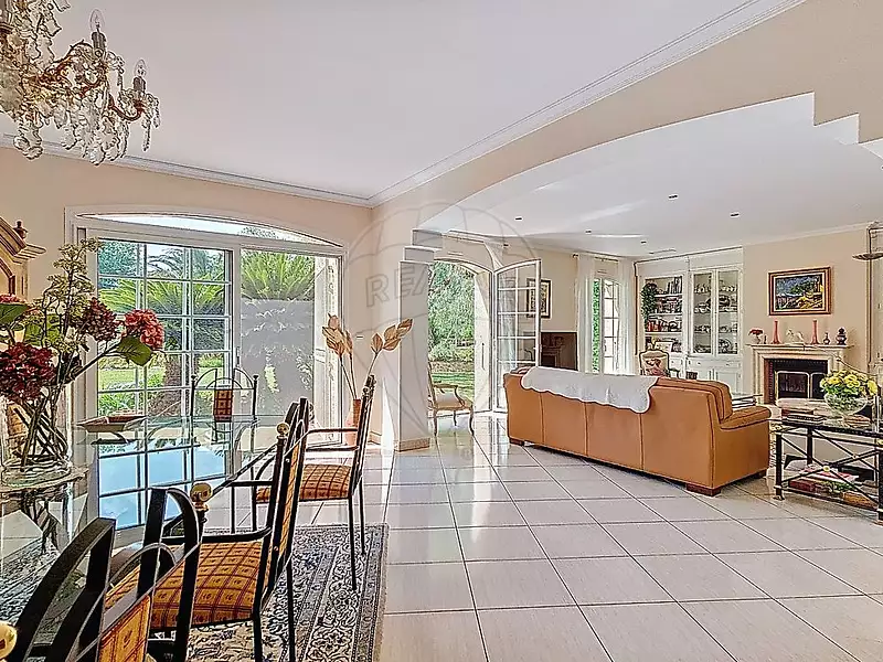 Maison, 310 m²