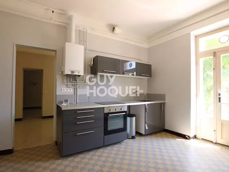 Immeuble, 151 m²