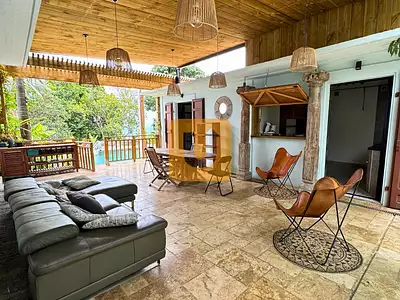 Maison, 250 m²