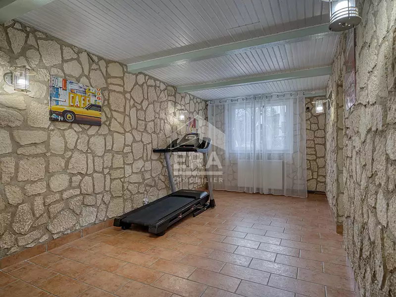 Divers, 166 m²