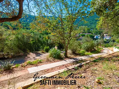 Terrain, 2 021 m²