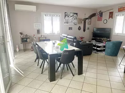 Maison, 143,7 m²