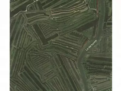 Terrain, 33 500 m²
