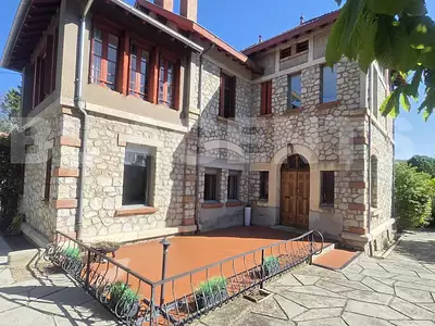 Maison, 260 m²