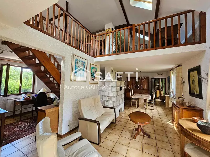 Maison, 225 m²
