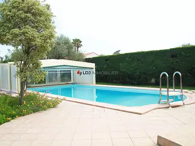 Maison, 235 m²
