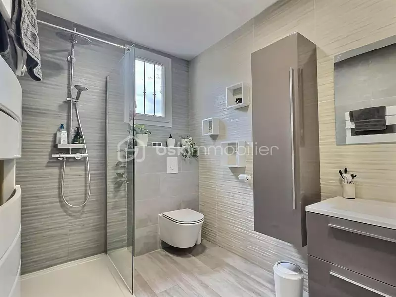 Maison, 203 m²
