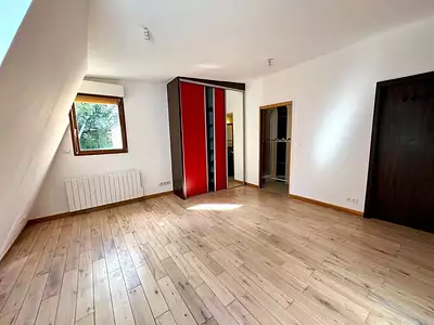Maison, 255 m²