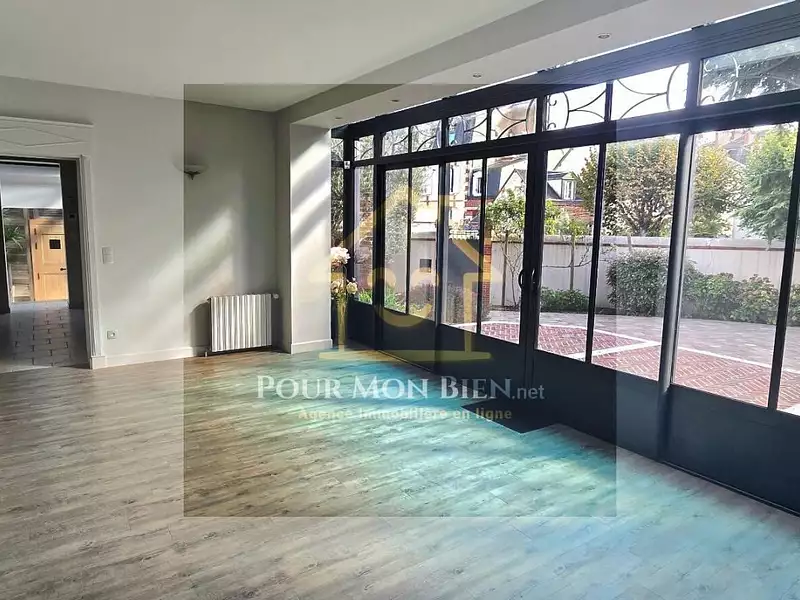 Maison, 300 m²