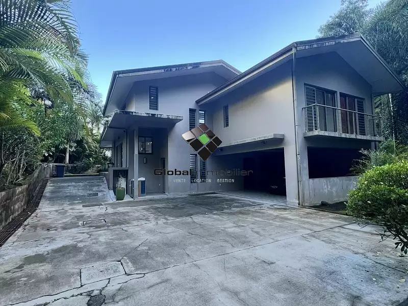 Maison, 250 m²