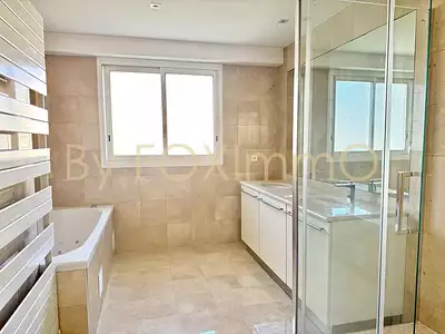 Maison, 240 m²