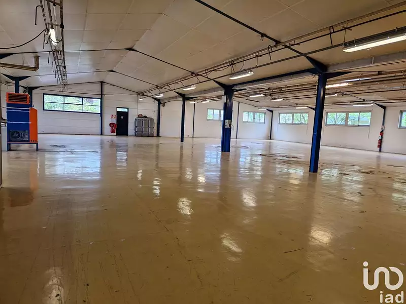 Divers, 1 100 m²