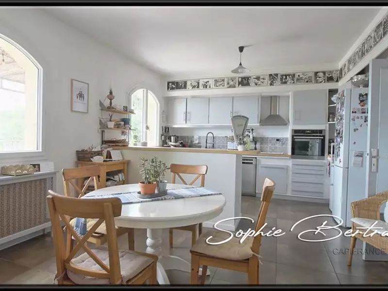 Maison, 236 m²
