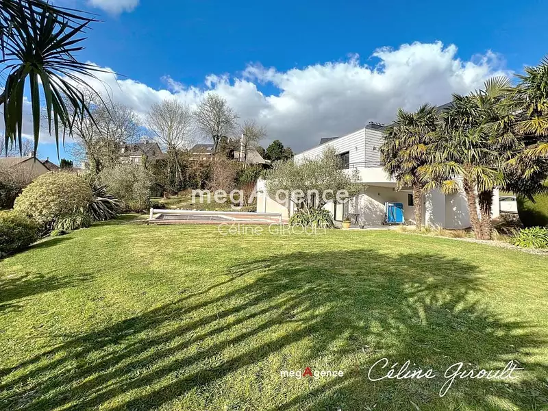 Maison, 240 m²