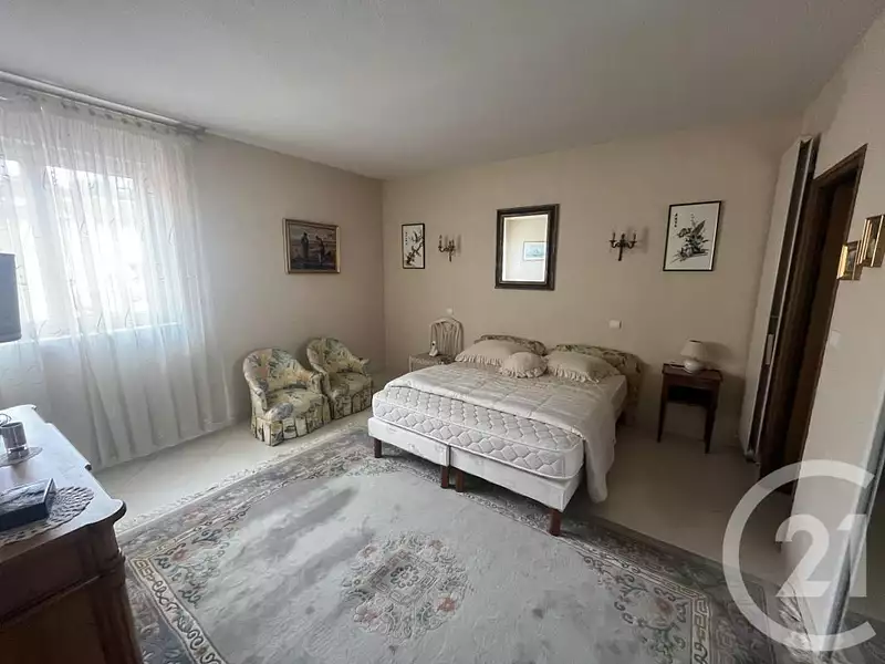 Appartement, 240 m²