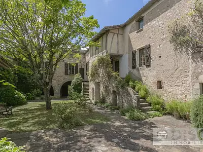 Maison, 331 m²