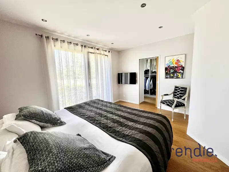 Maison, 185 m²