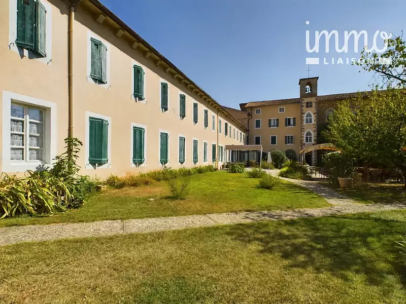 Maison, 1 413 m²