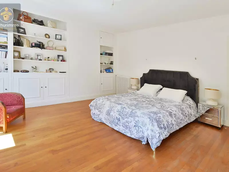 Maison, 333,1 m²