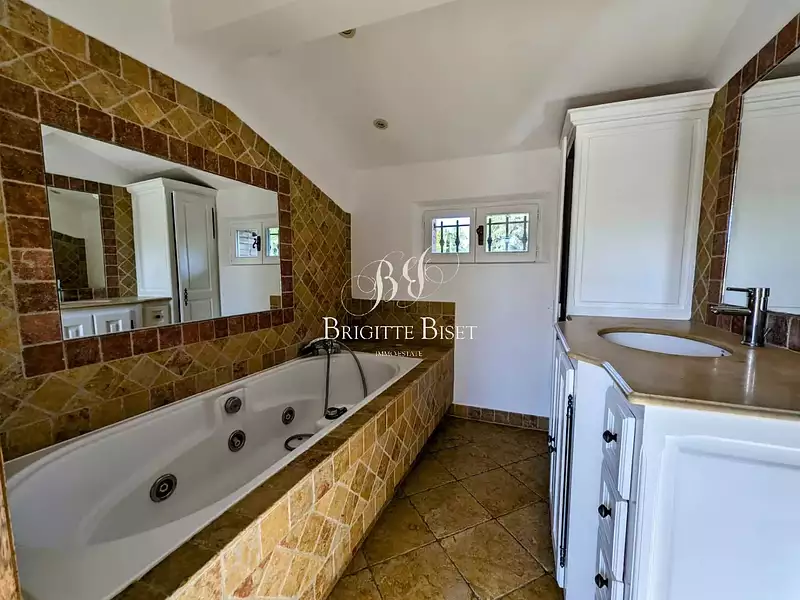 Maison, 311 m²