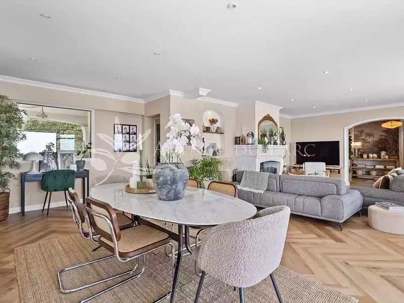 Maison, 250 m²