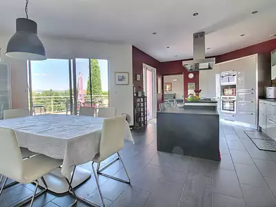 Maison, 330 m²