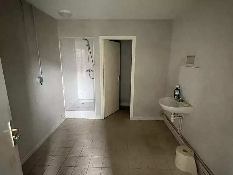 Divers, 200 m²