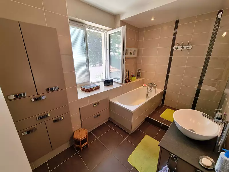 Maison, 190 m²