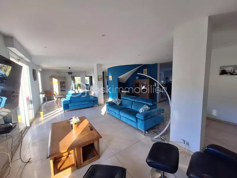 Maison, 310 m²